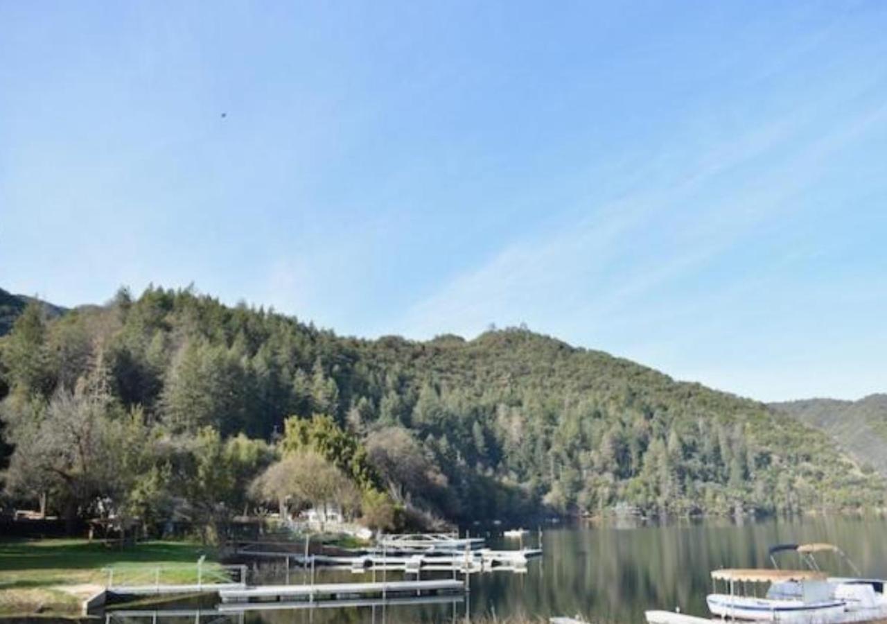 The Lodge At Blue Lakes Upper Lake Exterior photo