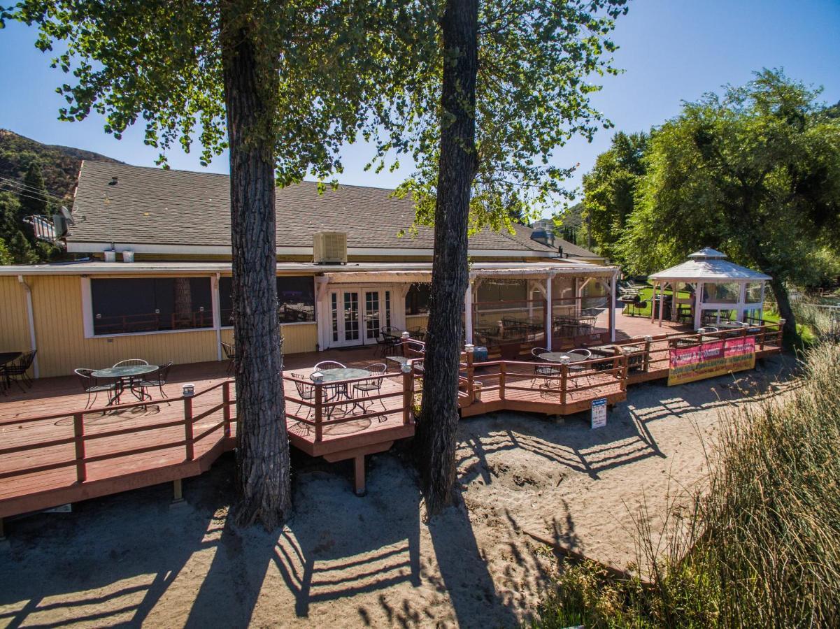 The Lodge At Blue Lakes Upper Lake Exterior photo